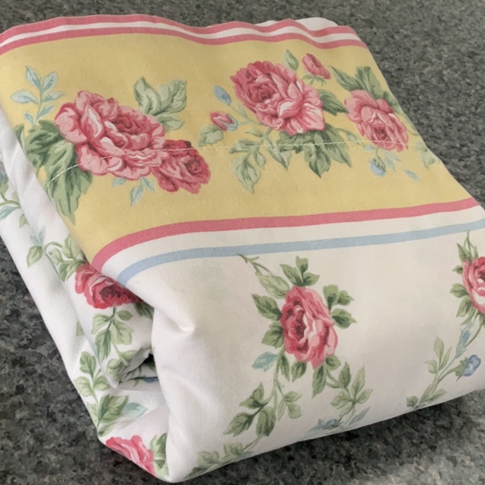 Vintage Dan River Queen top flat sheet.